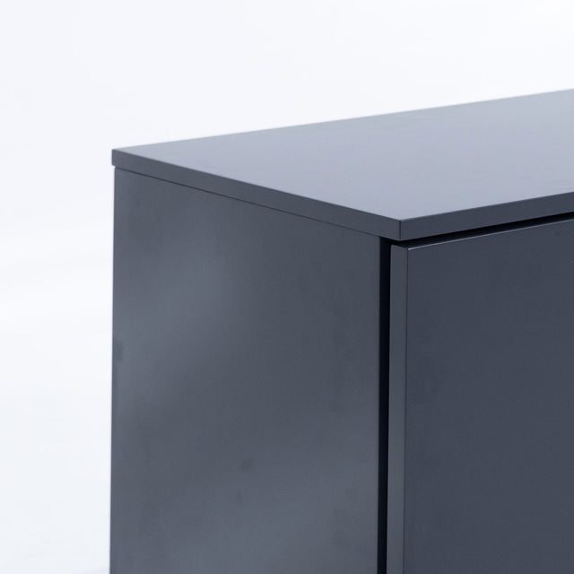 Mueble Auxiliar Nolla 100 Gris Antracita con acabado gris detalle de estilo nórdico