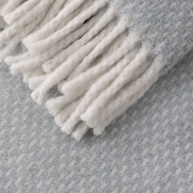 Mueble Manta Zen Sky Blue en ambiente de estilo nórdico