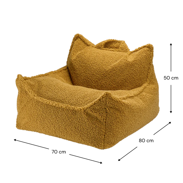 Silla Set Puf Infantil Silla + Cuadrado de Borreguillo Marrón en ambiente de estilo nórdico