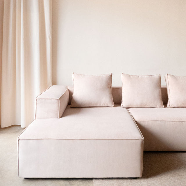 Sofá Modular Chaise Lounge Derecho Cala en ambiente de estilo nórdico