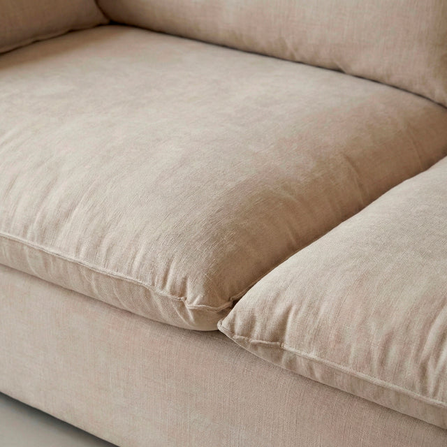 Sofá chaise longue Sinfoni detalle de estilo nórdico