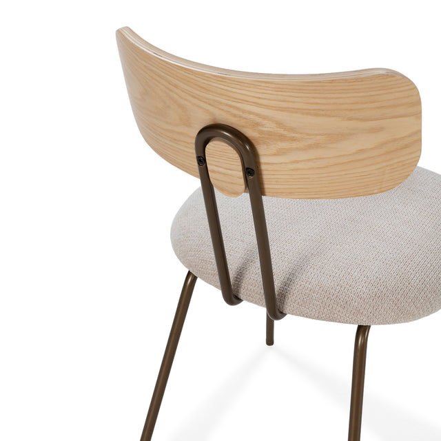 Silla de Comedor Tapizada Olimpia Beige & Roble, detalle del acabado
