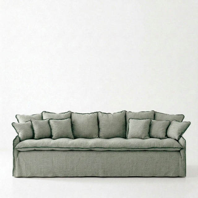 Sofa Goya con acabado verde en ambiente de estilo nórdico