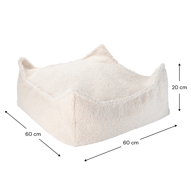 Silla Set Puf Infantil Silla + Cuadrado de Borreguillo Blanco Crema con acabado blanco, acabado crema en ambiente de estilo nórdico