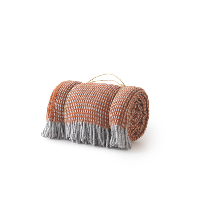 Mueble Manta Uniwaffle Terracota en ambiente de estilo nórdico