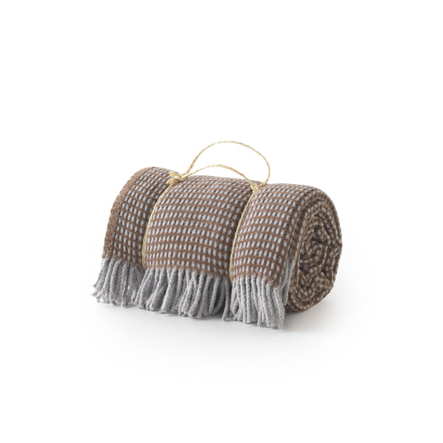 Mueble Manta Uniwaffle Visón en ambiente de estilo nórdico