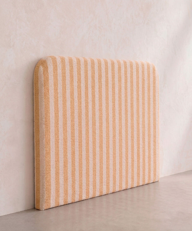 Cabecero tapizado a rayas mostaza Iris, para montaje en pared