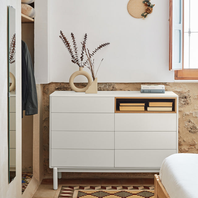 Cómoda Corvo 120 Crema con acabado crema en ambiente de estilo nórdico